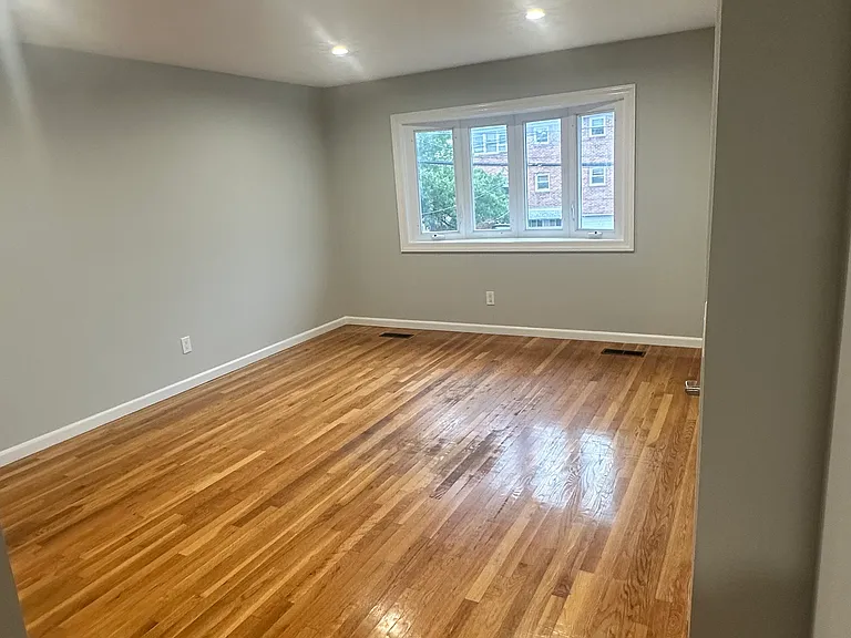 129 Sussex St #1 — Photo 2