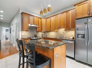 94 L St #2, Boston, MA 02127