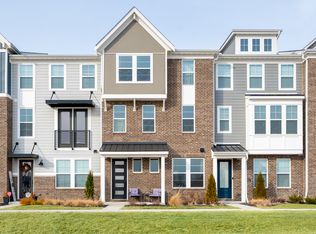 6020 Windsor Dr, McCordsville, IN 46055