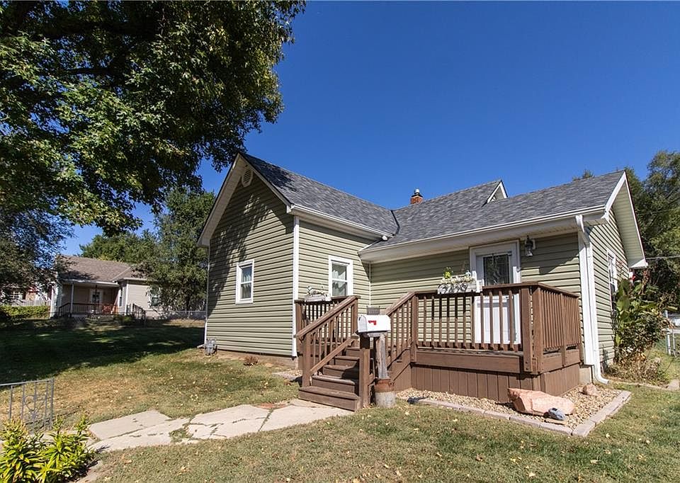 1st image of 2429 S 17th St