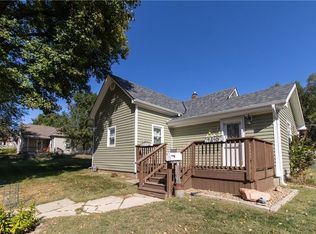 2429 S 17th St, Saint Joseph, MO 64503