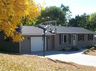 410 E Verleen Ave, Waunakee, WI 53597