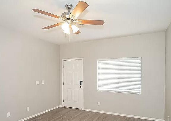 5th image of 11155 Abbeyfield Rose Dr
