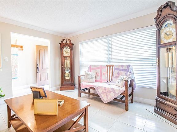 4th image of 220 Jenny Way