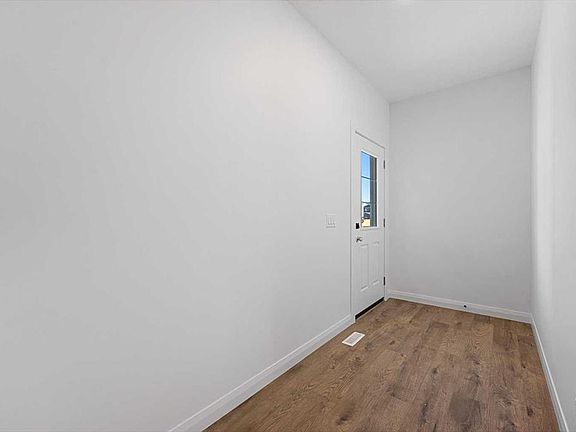 3rd image of 95 W Dawson Wharf