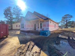 313 W Main St, Micro, NC 27555