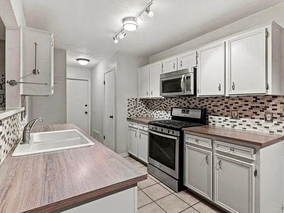 4th image of 1119 Orchard Park Cir