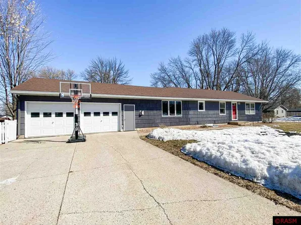 810 Lincoln Ave W, Gaylord, MN 55334