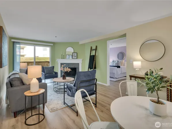 25035 98th Place S #D102, Kent, WA 98030
