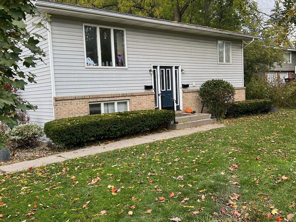 1st image of 704 E Lincoln Ave