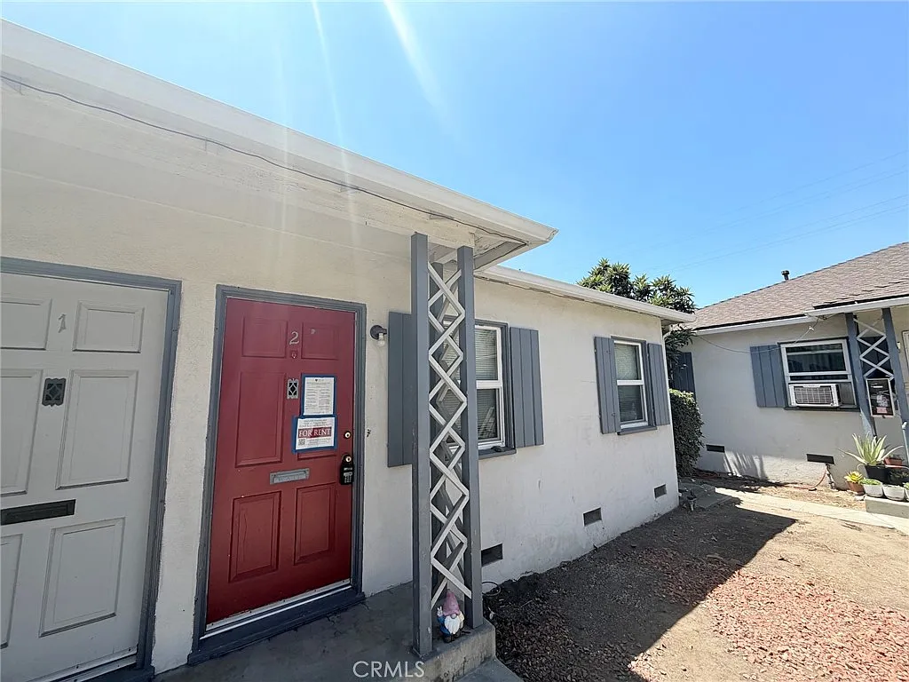 901 N San Gabriel Ave — Photo 2