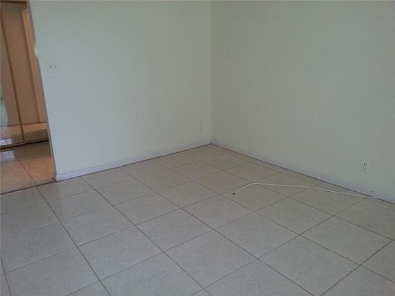 4th image of 1200 SW 50th Ave APT 209