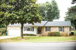 1st image of 2615 Bradley Ln