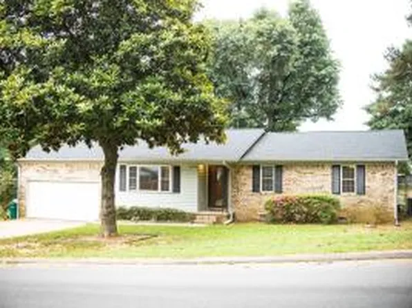 2615 Bradley Ln, Russellville, AR 72801