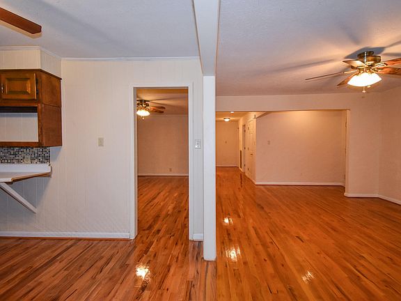 5th image of 1834 Eastwood Dr