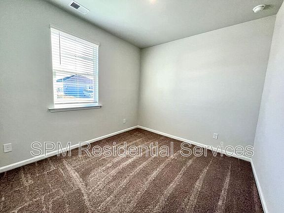 4th image of 2516 Centerway Ln