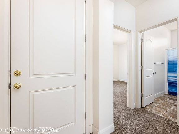 5th image of 558 E Handcart Dr