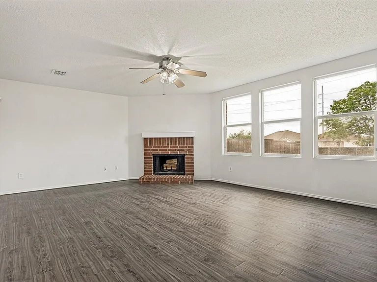 603 Cottondale Ln — Photo 2
