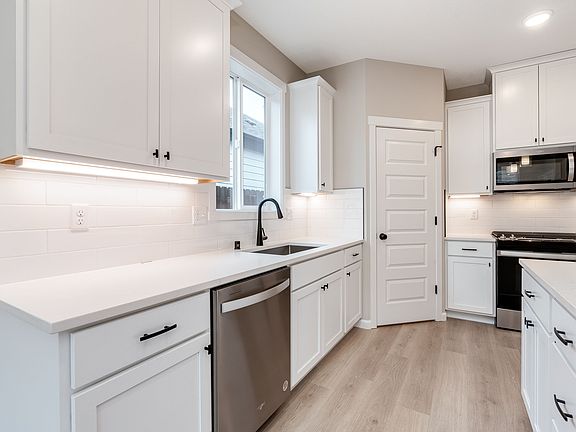 809 NW 32ND ST by Aho Construction