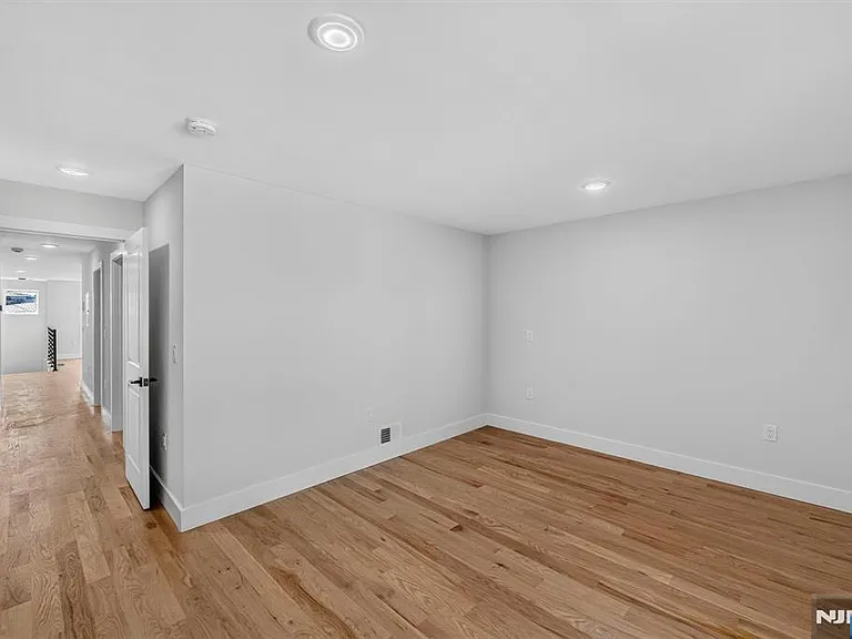 62 Hillside Ave — Photo 15