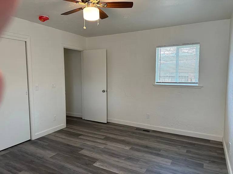 796 Moran St — Photo 11