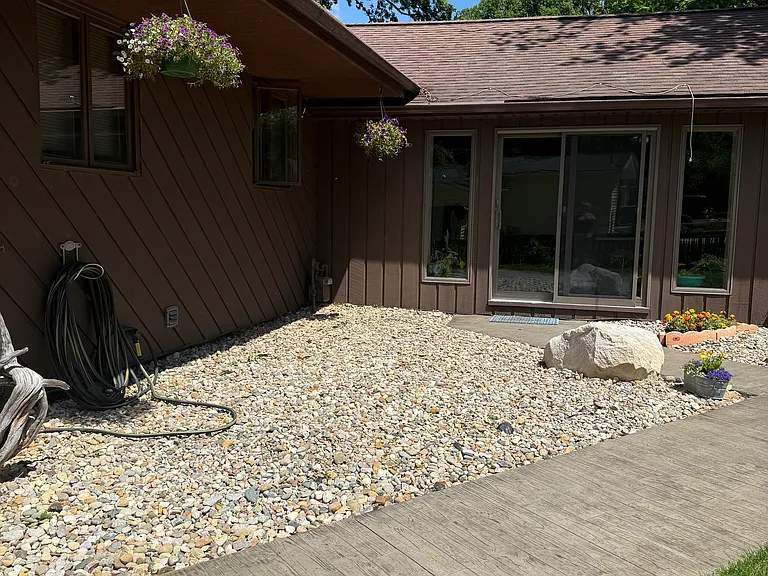881 E Shore Dr — Photo 37