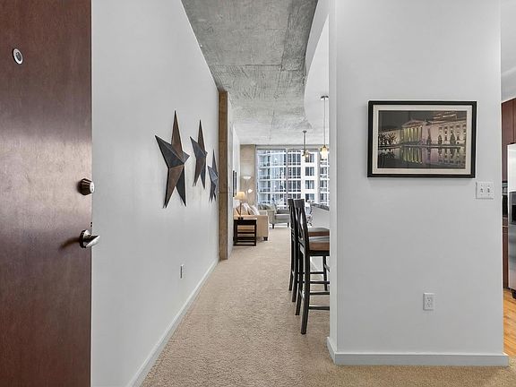 3rd image of 301 Demonbreun St Unit 1506