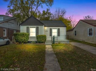 27612 Brettonwoods St, Madison Heights, MI