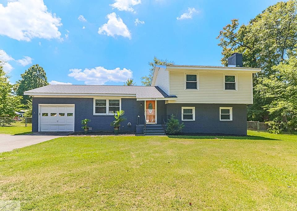 1st image of 1512 Darby Pl