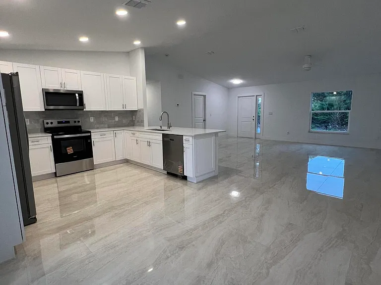1625 Waneta St SE — Photo 13