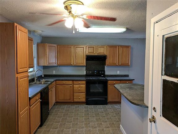 5th image of 709 S La Salle Dr