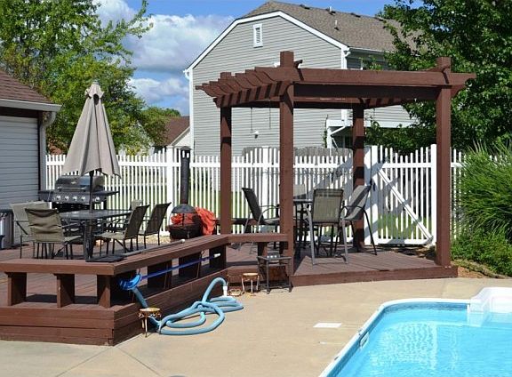 5th image of 233 Sugar Bush Ln S