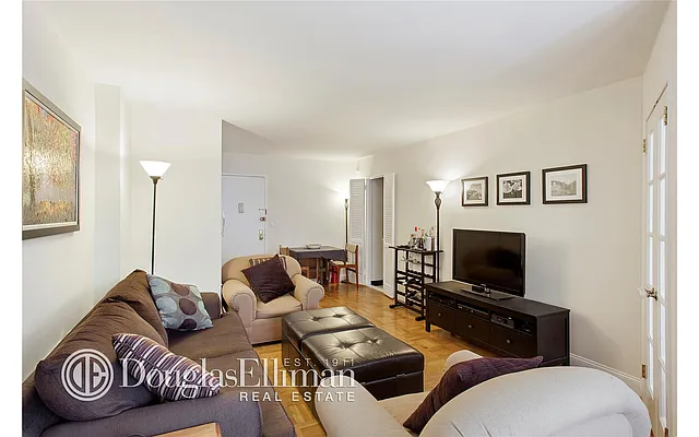 Rented by Douglas Elliman | media 31