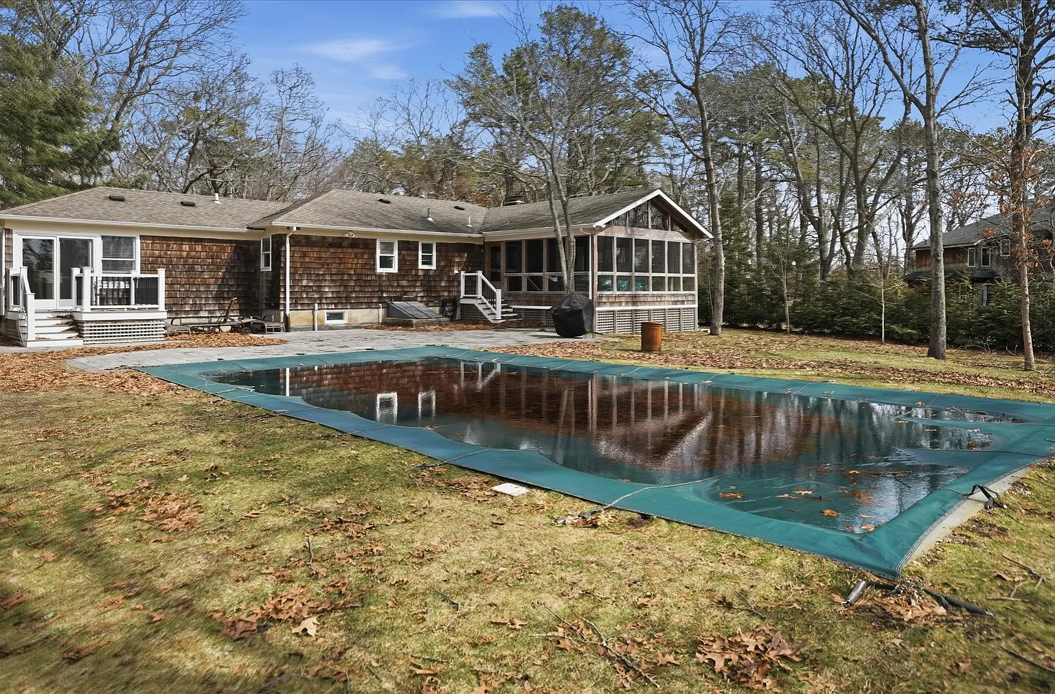 Private and exclusive enclave of Red Cedar Point Association. — Photo 2