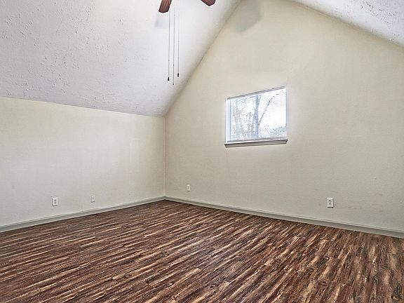 5th image of 10603 Meadow Lake Ln