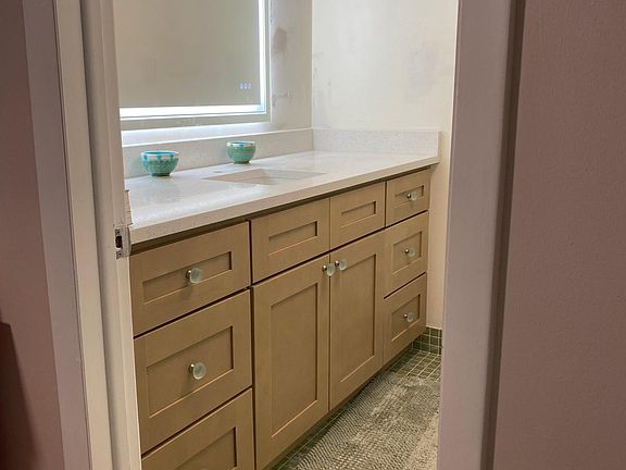 2nd image of 51 Glades Blvd APT 2