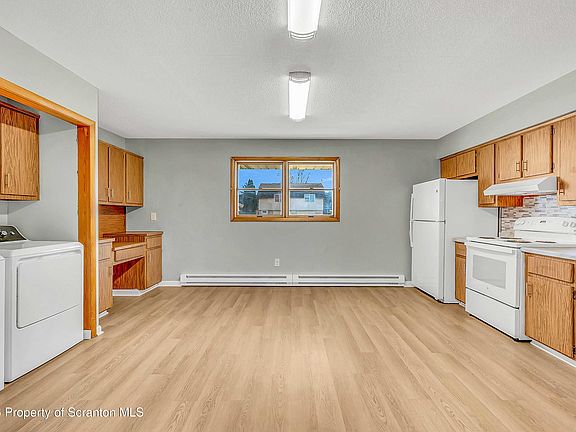 4th image of 809 Moosic Rd