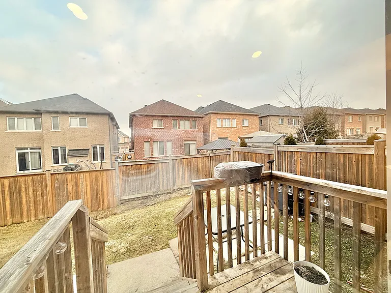 45 Paper Mills Cres #2 — Photo 1