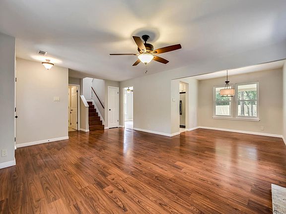 4th image of 103 N Kings Canyon Dr