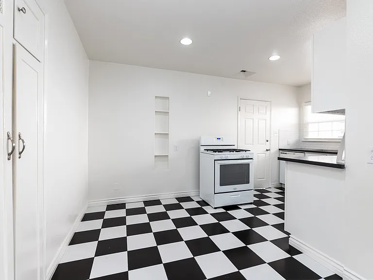 4283 Tujunga Ave — Photo 7