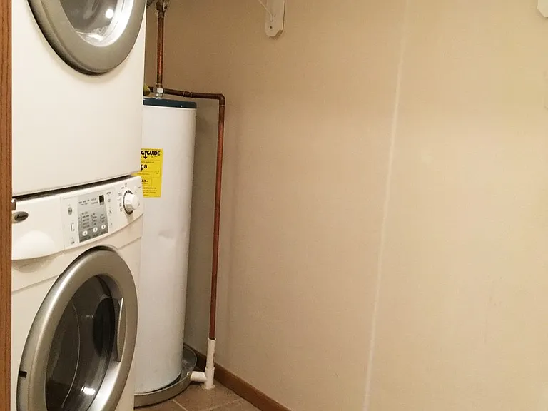 Apartments on Main - Live the Downtown Lifestyle — Photo 33