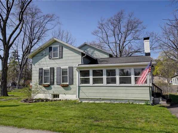 31 Lyman St, Brockport, NY 14420