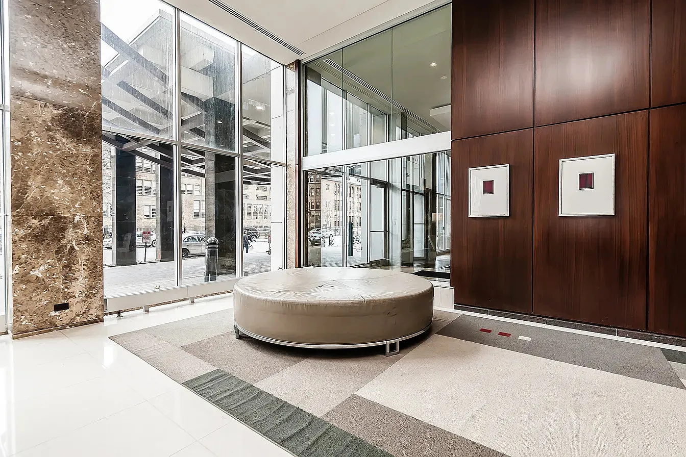 1 bed, 945 sqft, $2,850 — Photo 4