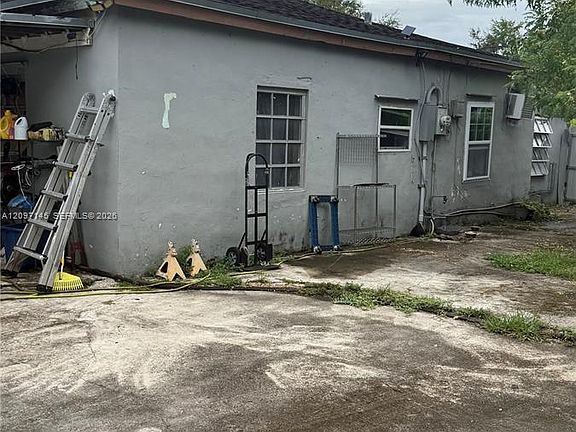 3rd image of 2240 NW 102nd St