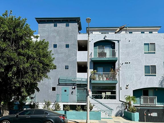 2nd image of 5232 Satsuma Ave #109