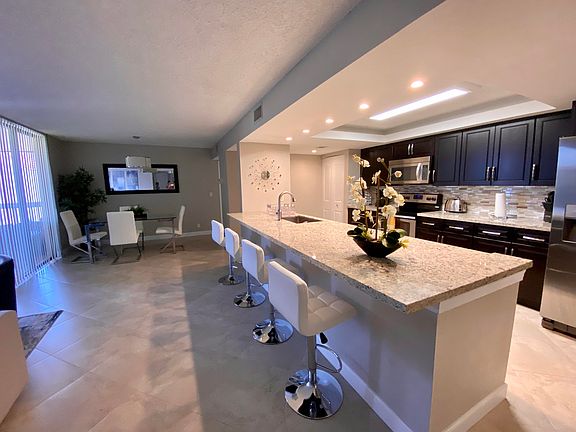 2nd image of 2255 Lindell Blvd APT 502
