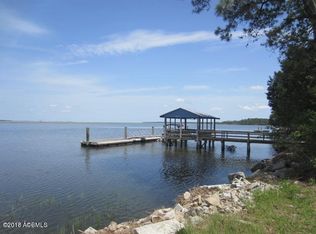 4 Suzanne Ave, Beaufort, SC 29906