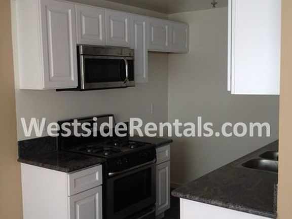 3rd image of 12241 Moorpark St APT 1