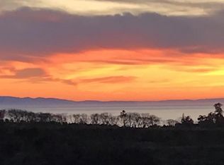 475 Lambert Rd, Carpinteria, CA 93013