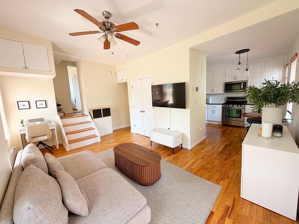 1st image of 440 Jersey Ave #302